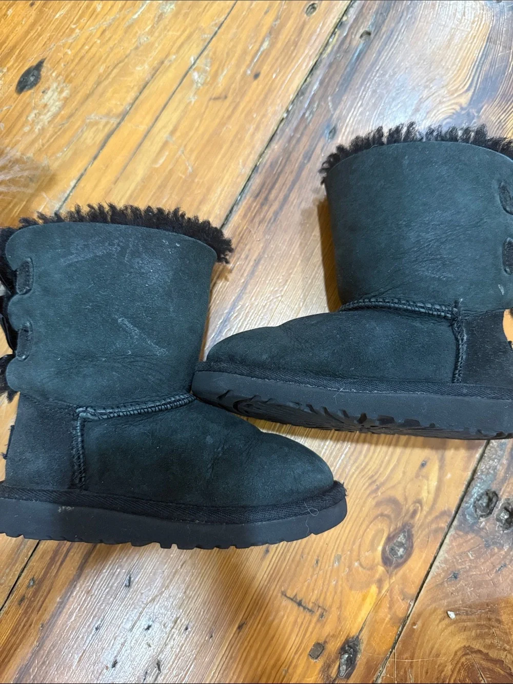 UGG Kids Toddler Black Plush-Lined Shearling Boots Size 9